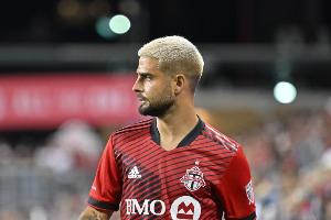 意媒:因西涅想加盟拉齐奥与萨里重聚,暂未回应紫百合和帕尔马